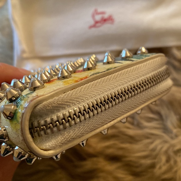 Christian Louboutin Zippy wallet in like new condition - Picture 4 of 6